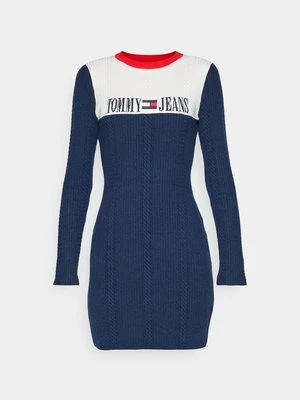 Sukienka dzianinowa Tommy Jeans
