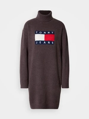 Sukienka dzianinowa Tommy Jeans