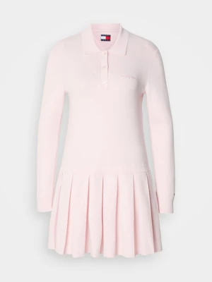 Sukienka dzianinowa Tommy Jeans jasnoróżowy