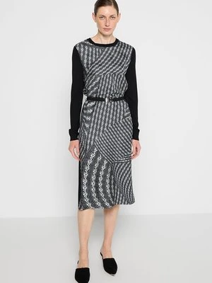Sukienka dzianinowa TORY BURCH