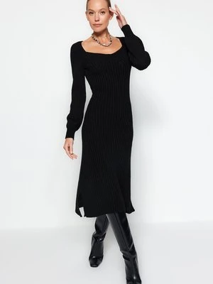 Sukienka dzianinowa Trendyol