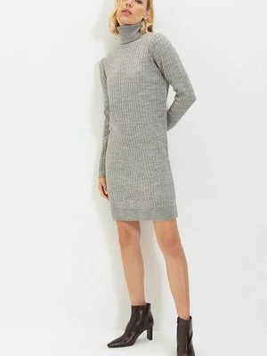 Sukienka dzianinowa Trendyol