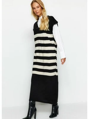 Sukienka dzianinowa Trendyol Modest