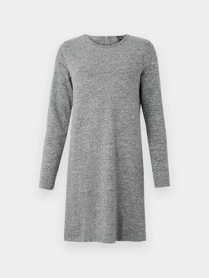 Sukienka dzianinowa Vero Moda
