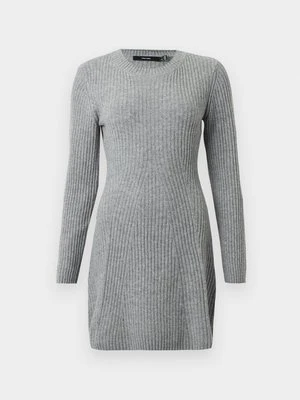 Sukienka dzianinowa Vero Moda