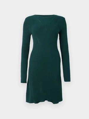 Sukienka dzianinowa Vero Moda