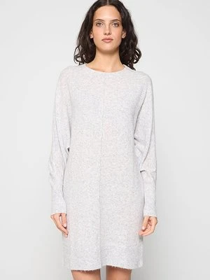 Sukienka dzianinowa Vero Moda