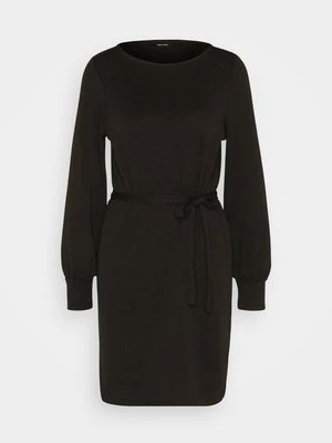 Sukienka dzianinowa Vero Moda