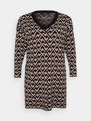 Sukienka dzianinowa Vero Moda Curve