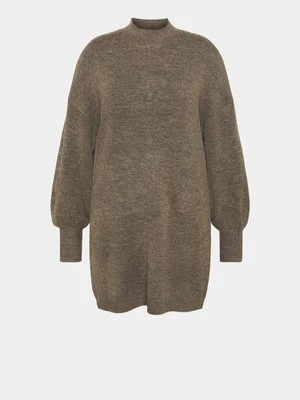 Sukienka dzianinowa Vero Moda Curve