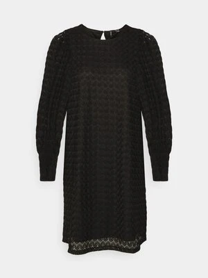 Sukienka dzianinowa Vero Moda Petite