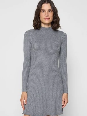 Sukienka dzianinowa Vero Moda Petite