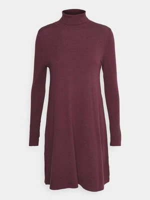 Sukienka dzianinowa Vero Moda Petite