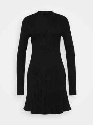 Sukienka dzianinowa Vero Moda Tall