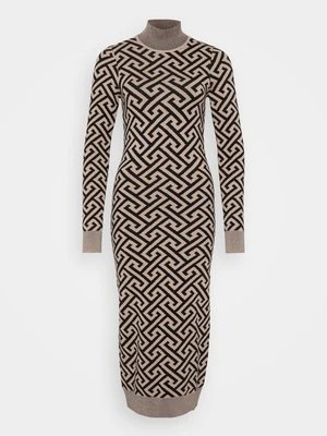 Sukienka dzianinowa Vero Moda Tall