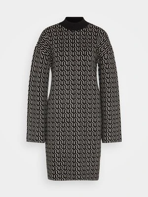 Sukienka dzianinowa Vero Moda Tall