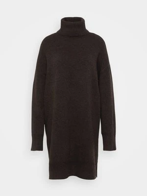 Sukienka dzianinowa Vero Moda Tall