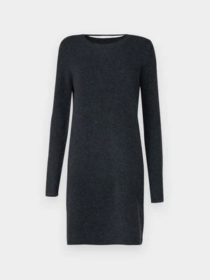 Sukienka dzianinowa Vero Moda Tall