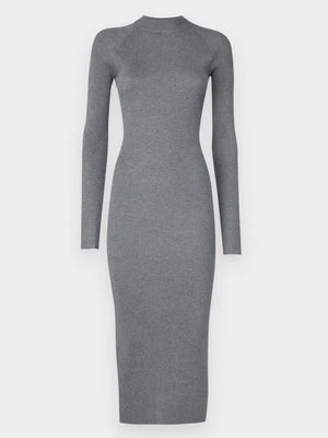 Sukienka dzianinowa Vero Moda Tall