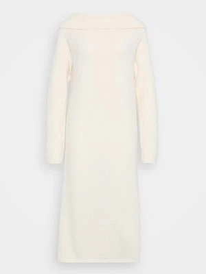 Sukienka dzianinowa Vero Moda Tall