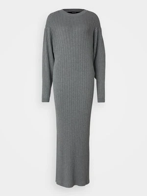 Sukienka dzianinowa Vero Moda Tall