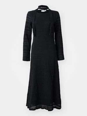 Sukienka dzianinowa Vila