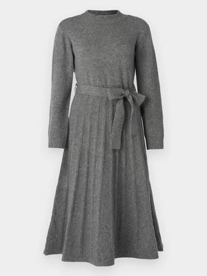 Sukienka dzianinowa Vila