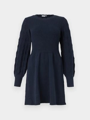 Sukienka dzianinowa Vila