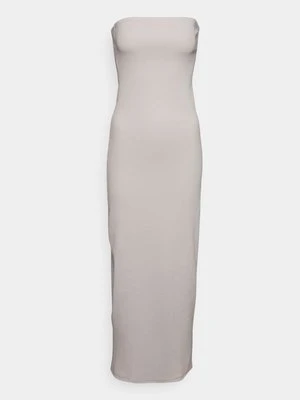 Sukienka dzianinowa Weekday