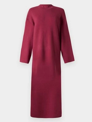 Sukienka dzianinowa YAS