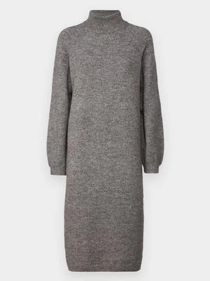 Sukienka dzianinowa YAS