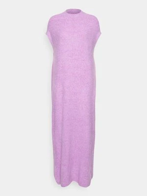 Sukienka dzianinowa YAS Tall