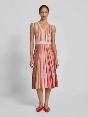 Sukienka dzianinowa z dekoltem w serek Zero