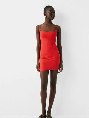 Sukienka etui Bershka