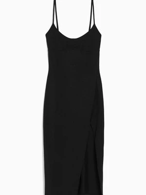 Sukienka etui Bershka