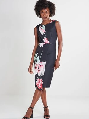 Sukienka etui Closet