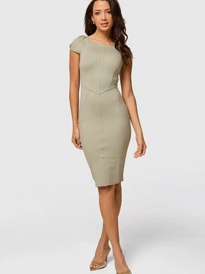 Sukienka etui Closet