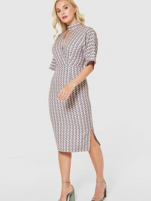 Sukienka etui Closet