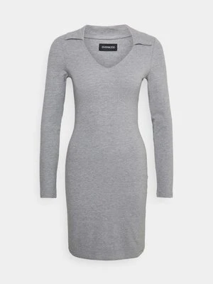 Sukienka etui Even&Odd