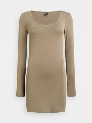 Sukienka etui Gina Tricot