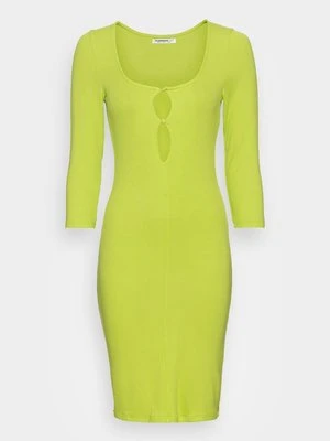 Sukienka etui Glamorous Tall