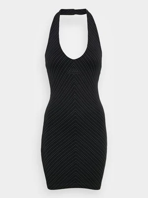 Sukienka etui iets frans...