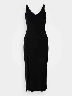 Sukienka etui Lacoste