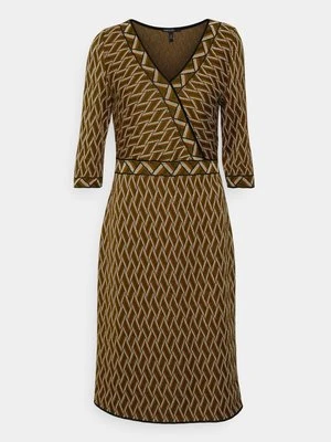 Sukienka etui Marc Cain