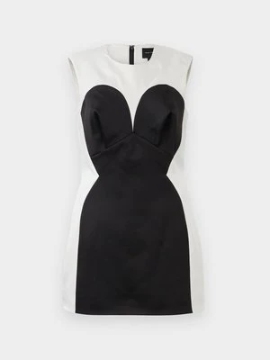 Sukienka etui Marc Jacobs