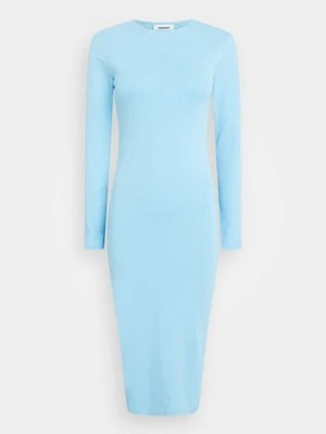 Sukienka etui Minimum