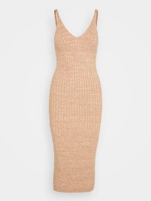 Sukienka etui Minimum