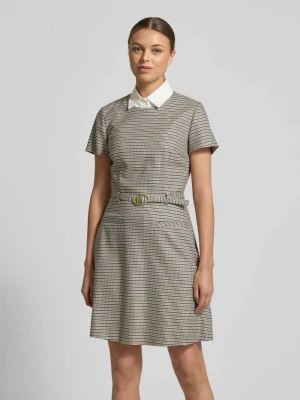 Sukienka etui o długości do kolan ze wzorem na całej powierzchni model ‘KETALI’ HUGO