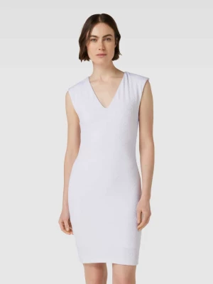Sukienka etui o długości do kolan ze wzorem z logo na całej powierzchni model ‘OFELIA’ Guess