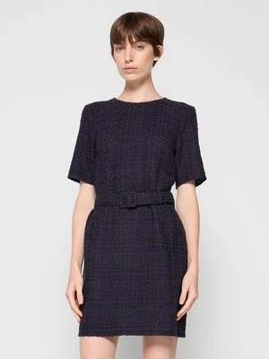 Sukienka etui & Other Stories